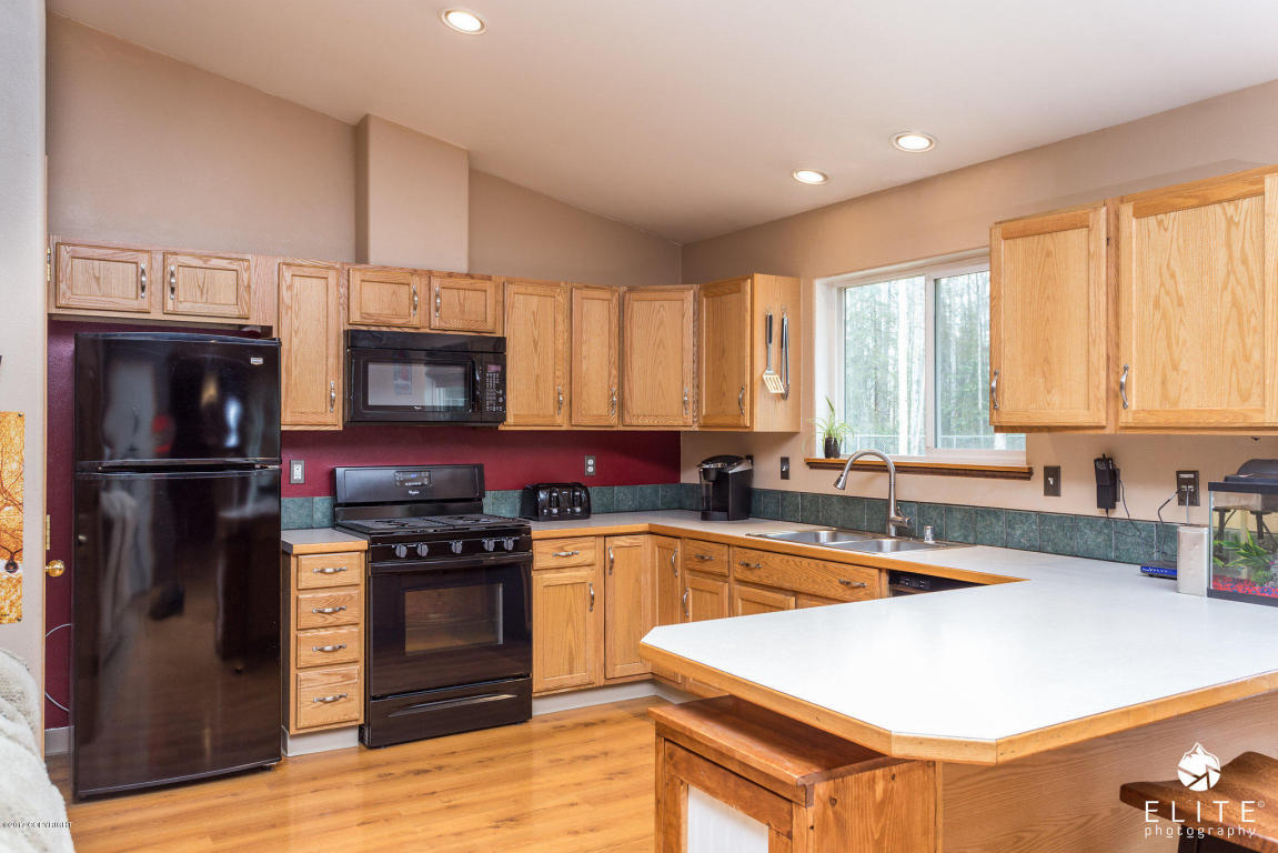 5941 W Raspberry Loop, Wasilla, AK 99654 photo 3