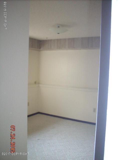 1060 N Leatherleaf Loop, Wasilla, AK 99654 photo 3