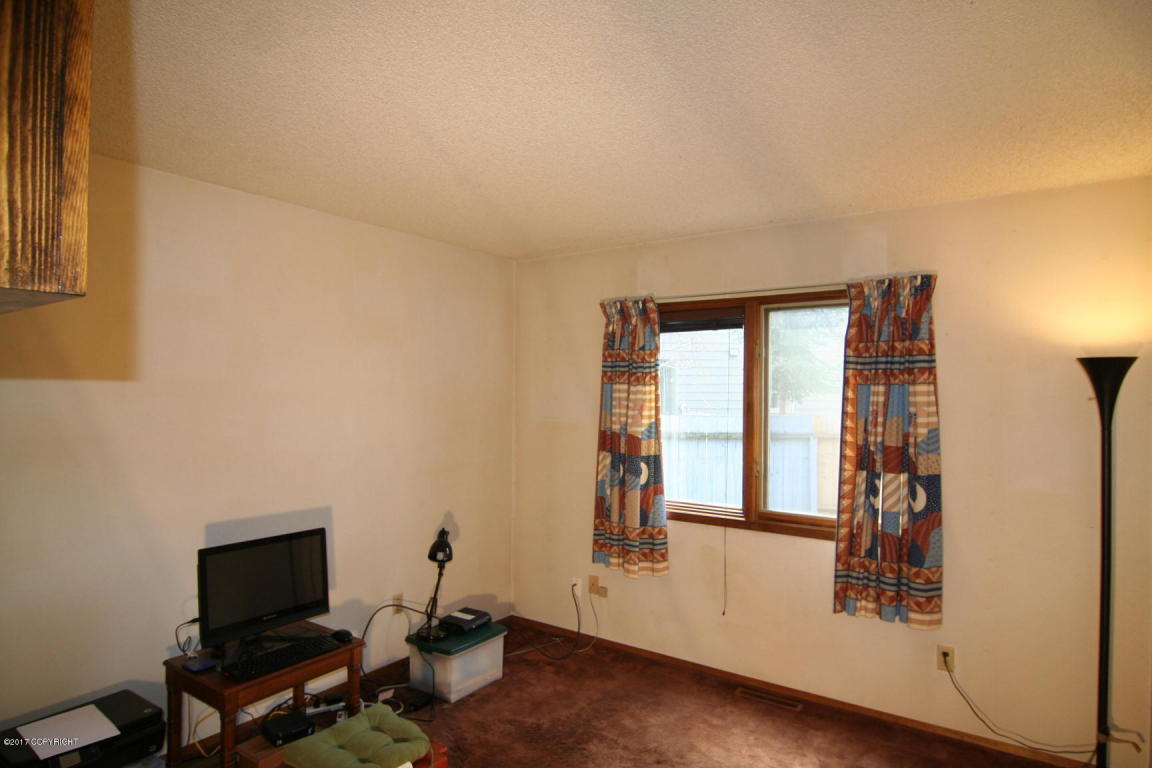 3269 Wiley Post Loop, Anchorage, AK 99501 photo 12