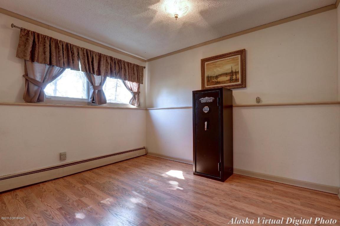 517 E 73rd Ave, Anchorage, AK 99518 photo 20