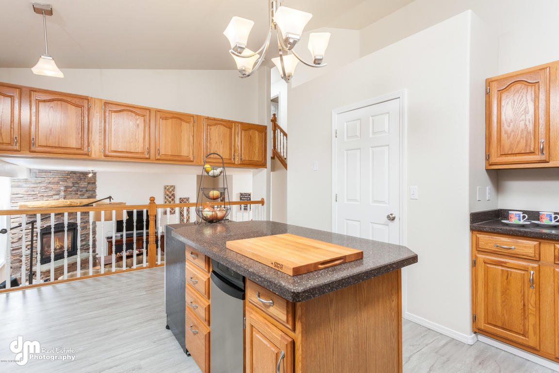11018 Kaskanak Dr, Eagle River, AK 99577 photo 13