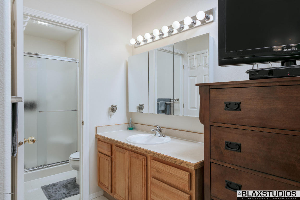11200 Borealis St, Eagle River, AK 99577 photo 16