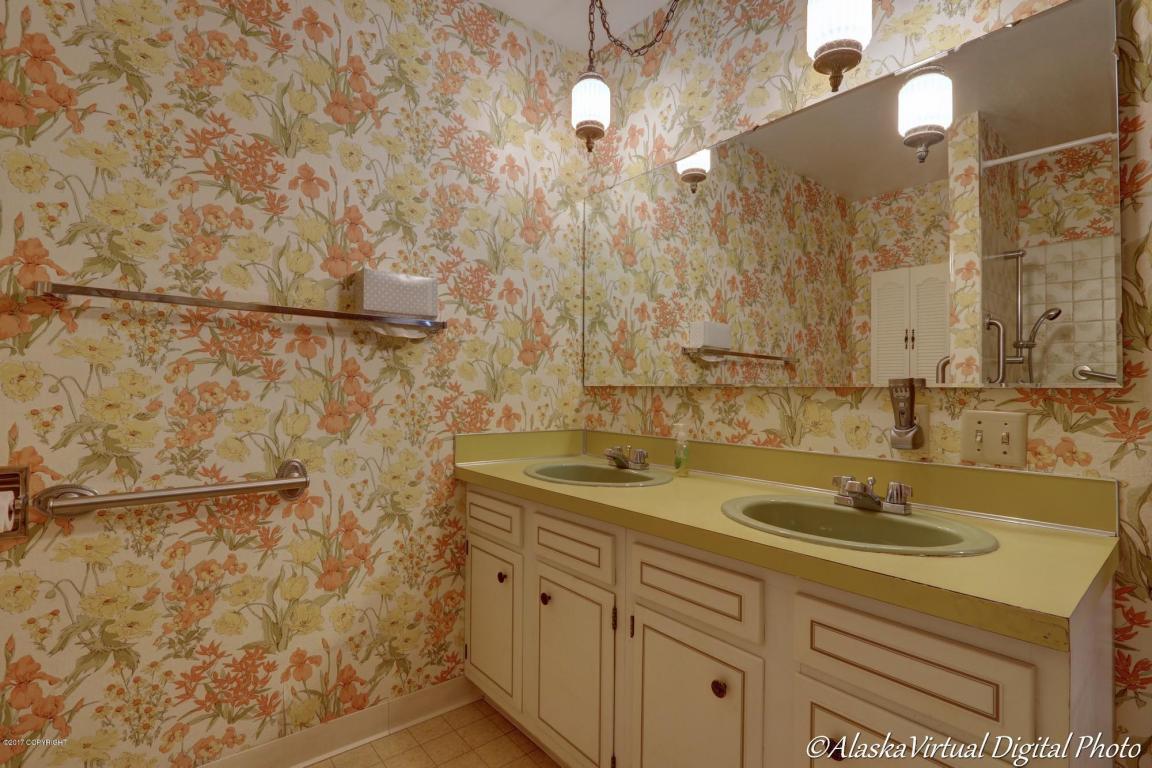 718 Oceanview Dr, Anchorage, AK 99515 photo 12