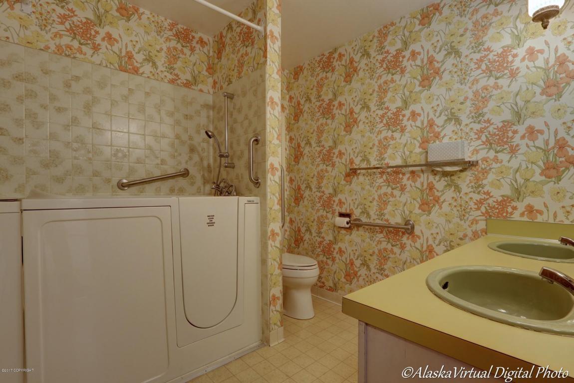 718 Oceanview Dr, Anchorage, AK 99515 photo 11