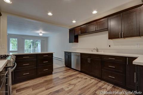 655 Highlander Cir, Anchorage, AK 99518 photo 2