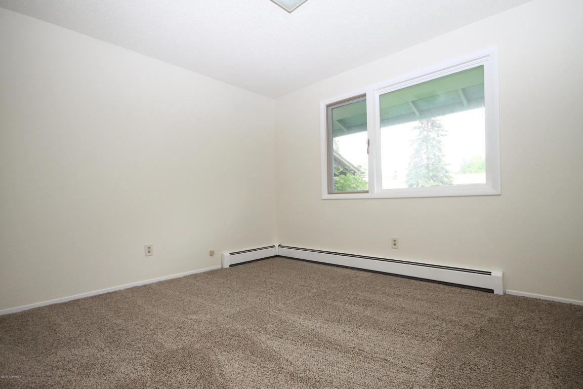 6105 E 22nd Ave, Anchorage, AK 99504 photo 10
