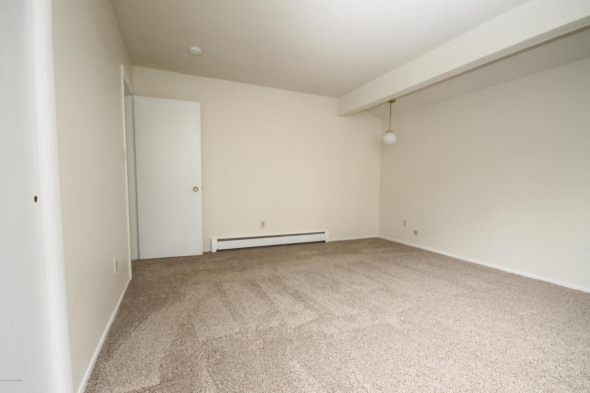 6105 E 22nd Ave, Anchorage, AK 99504 photo 9