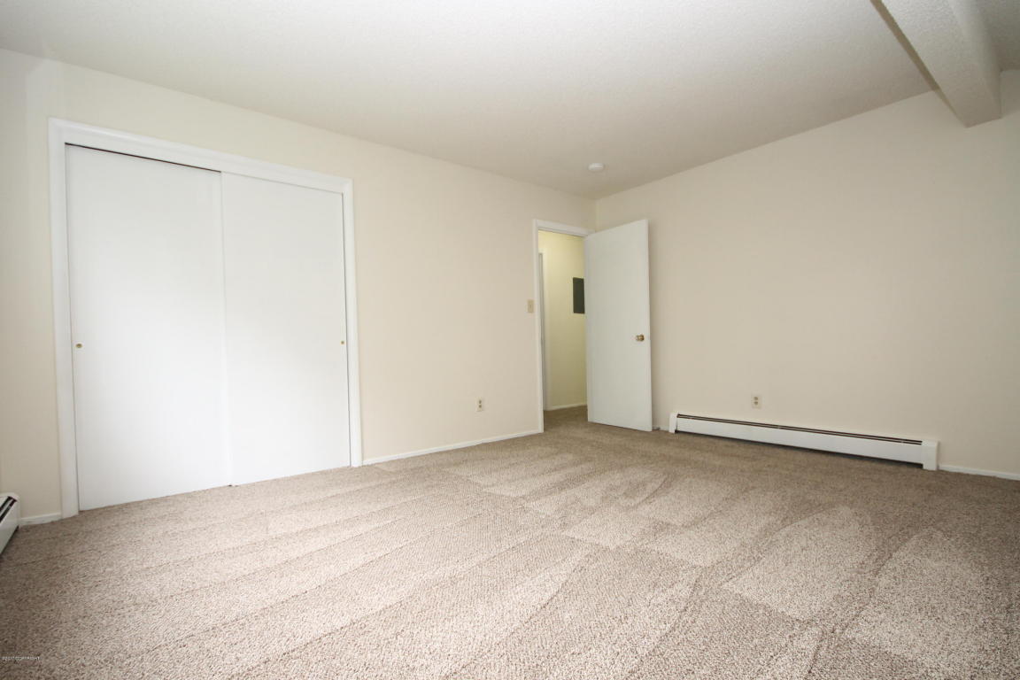 6105 E 22nd Ave, Anchorage, AK 99504 photo 8