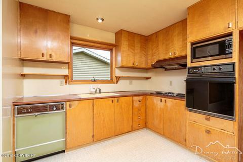 209 E Harvard Ave, Anchorage, AK 99501 photo 11