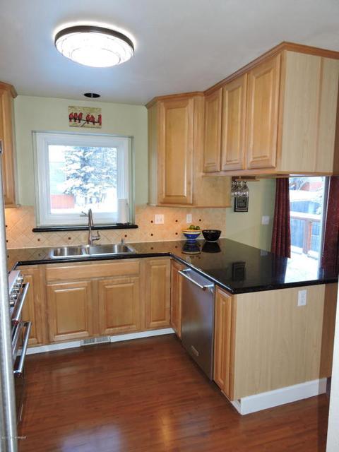 19111 Button Cir, Eagle River, AK 99577 photo 3