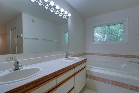 7202 Hunter Cir, Anchorage, AK 99502 photo 22