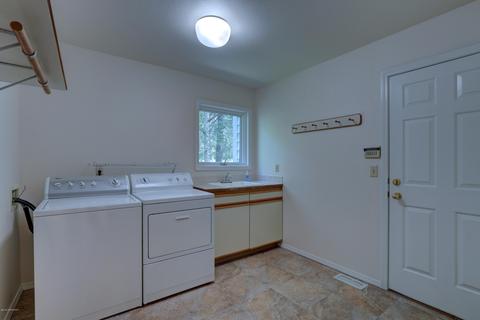 7202 Hunter Cir, Anchorage, AK 99502 photo 18
