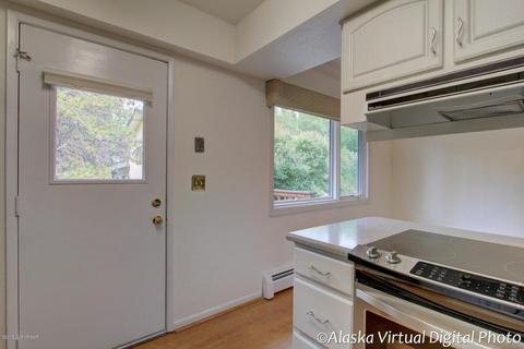 515 Fredricks Dr, Anchorage, AK 99504 photo 6