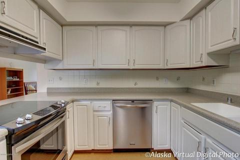 515 Fredricks Dr, Anchorage, AK 99504 photo 5