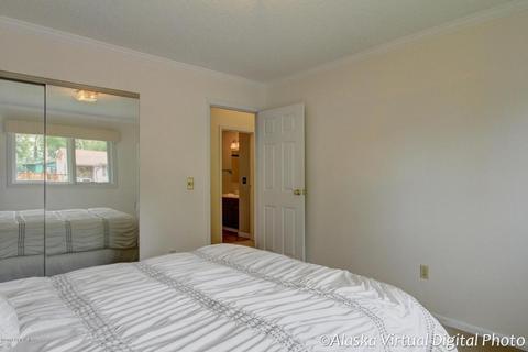 515 Fredricks Dr, Anchorage, AK 99504 photo 17