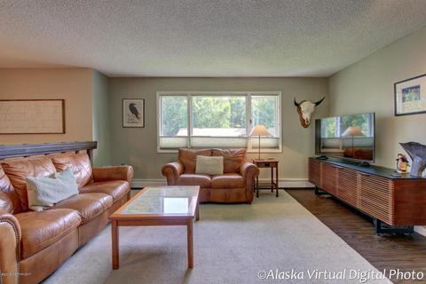 1806 Orca Pl, Anchorage, AK 99501 photo 2