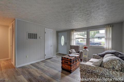 2658 Porter Pl, Anchorage, AK 99508 photo 2