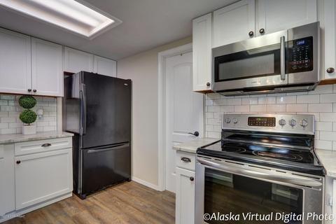4407 Panther Dr, Eagle River, AK 99577 photo 4