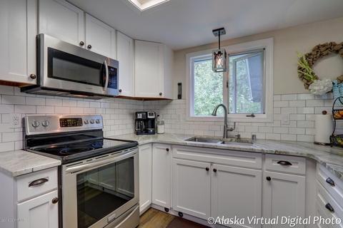4407 Panther Dr, Eagle River, AK 99577 photo 5