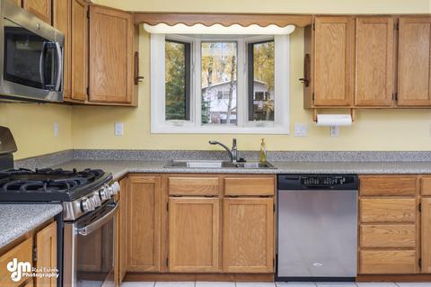 5360 E 41st Ave, Anchorage, AK 99508 photo 16