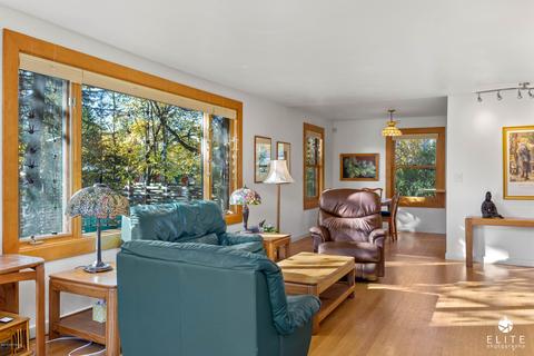 1013 E Fireweed Ln, Anchorage, AK 99508 photo 2