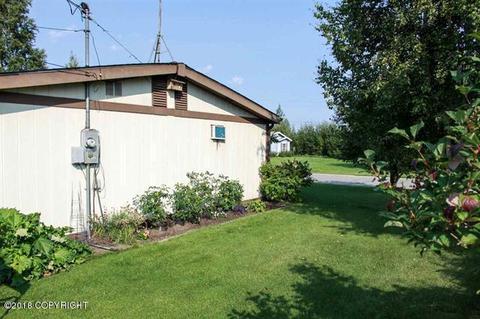 831 Refinery Loop, North Pole, AK 99705 photo 6
