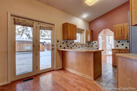 19401 Verdant Cir, Eagle River, AK 99577 photo 11