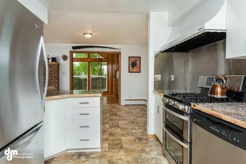 5201 E 22nd Ave, Anchorage, AK 99508 photo 12