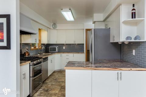 5201 E 22nd Ave, Anchorage, AK 99508 photo 8