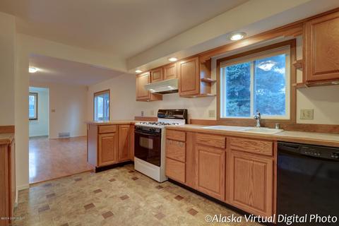 1103 E 11th Ave, Anchorage, AK 99501 photo 12