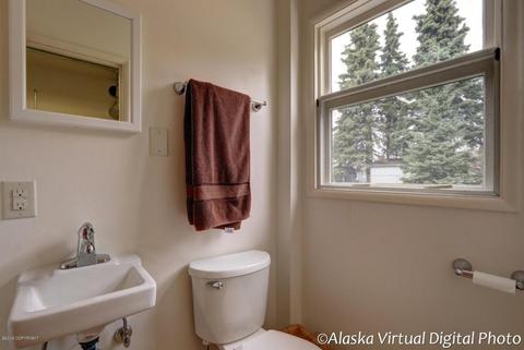 1013 E 27th Ave, Anchorage, AK 99508 photo 24
