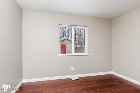 909 E 45th Ct, Anchorage, AK 99503 photo 12