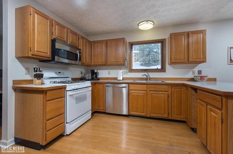 8921 Winchester St, Anchorage, AK 99507 photo 2
