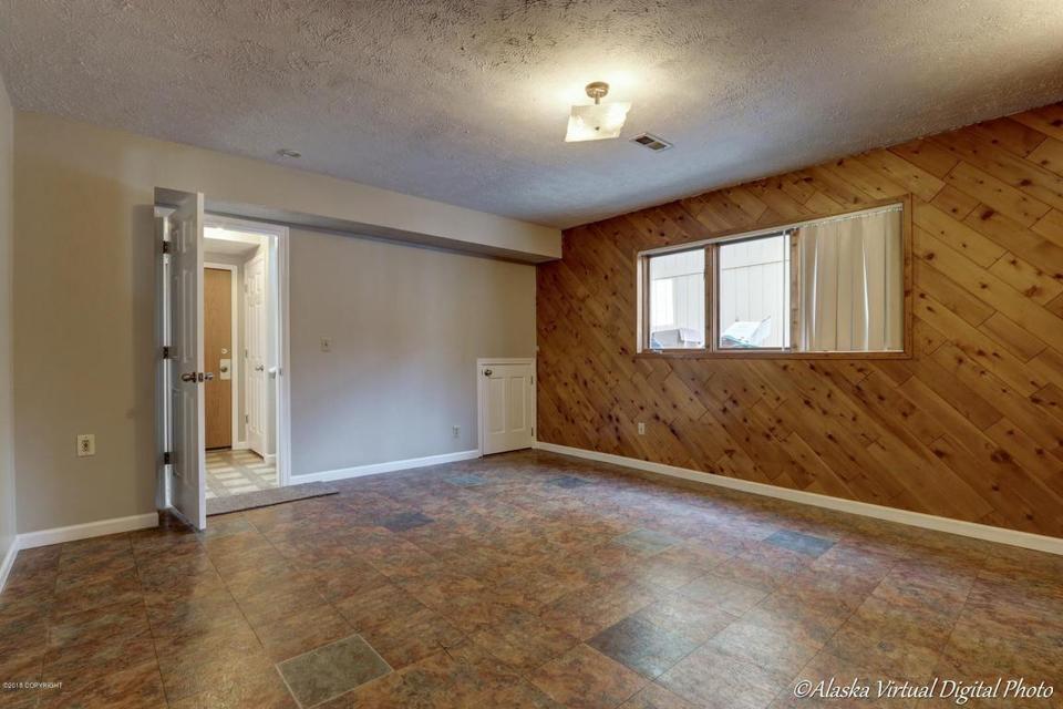  7700 Delridge Cir, Anchorage, AK 99507 photo 15