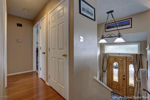 4118 Hampton Dr, Anchorage, AK 99504 photo 2