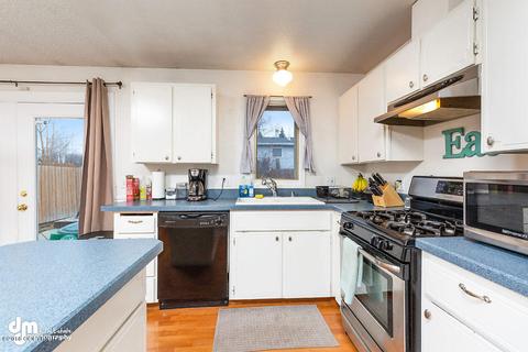 11425 Mausel St, Eagle River, AK 99577 photo 4