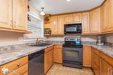 12208 Crested Butte Dr, Eagle River, AK 99577 photo 5