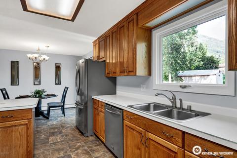 10225 Donald Pl, Eagle River, AK 99577 photo 12