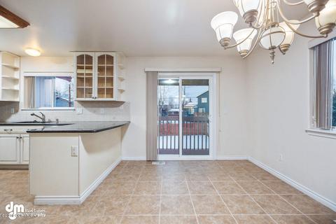 8121 Debarr Rd, Anchorage, AK 99504 photo 9
