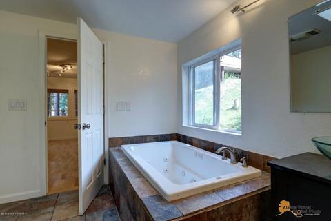 7426 Bern St, Anchorage, AK 99507 photo 18