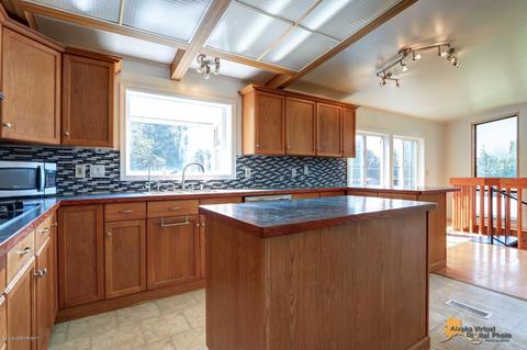 7426 Bern St, Anchorage, AK 99507 photo 9