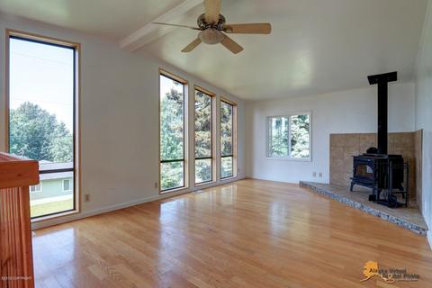 7426 Bern St, Anchorage, AK 99507 photo 6