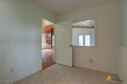 7426 Bern St, Anchorage, AK 99507 photo 25