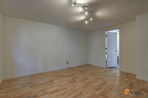 7426 Bern St, Anchorage, AK 99507 photo 15