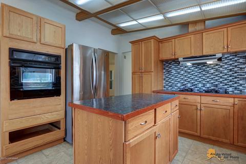 7426 Bern St, Anchorage, AK 99507 photo 10