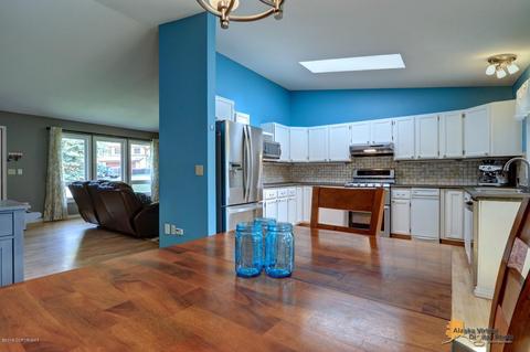 9518 Trinity Cir, Eagle River, AK 99577 photo 10