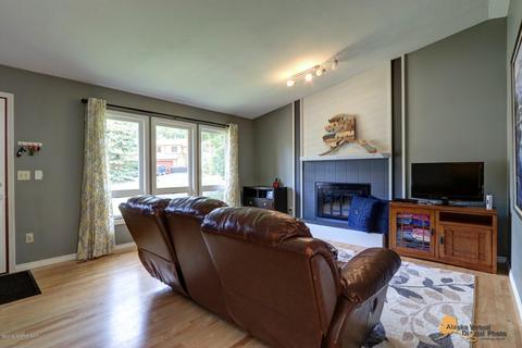 9518 Trinity Cir, Eagle River, AK 99577 photo 5