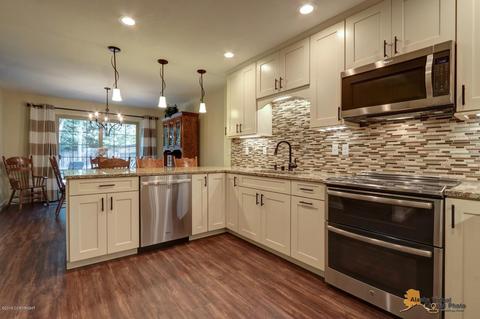 7601 Highlander Dr, Anchorage, AK 99518 photo 4