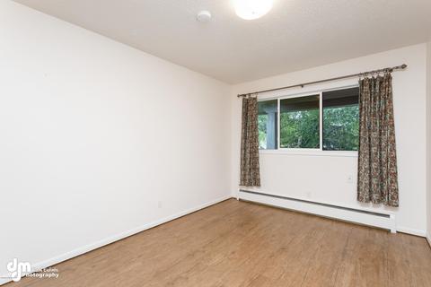 910 W 72nd Ave, Anchorage, AK 99518 photo 19