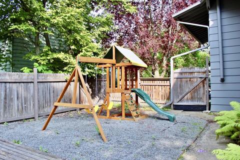 6964 Windsor Pl, Anchorage, AK 99502 photo 5